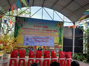 VINIMEX trao 40 phần quà Tết Ất Tỵ đến gia đình chính sách, khó khăn - រូបភាពពី Vinimex Group