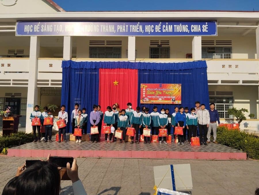 2024 - CHIA SẺ YÊU THƯƠNG TRƯỜNG TIỂU HỌC RTENG - Tin tức từ Vinimex Group