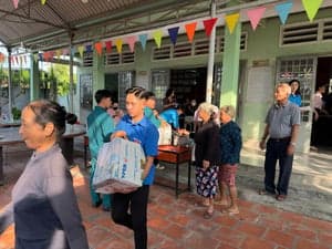 VINIMEX tiếp nối hành trình chia sẻ yêu thương Tháng 12 - 2024 - รูปภาพจาก Vinimex Group