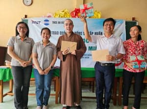 2024 - CHIA SẺ QUÀ CÁC EM THIẾU NHI - รูปภาพจาก Vinimex Group