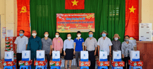 2022 - XUÂN YÊU THƯƠNG 30 PHƯỜNG XÃ CÁC HỘ GIA ĐÌNH NHIỄM CHẤT ĐỘC DA CAM - รูปภาพจาก Vinimex Group