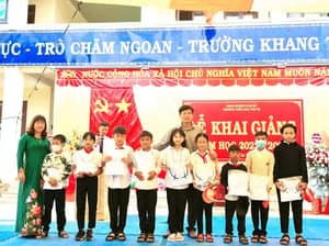 2022 - CHIA SẺ NĂM HỌC MỚI, PHÁT BALO - รูปภาพจาก Vinimex Group