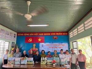 VINIMEX tiếp nối hành trình chia sẻ yêu thương Tháng 12 - 2024 - รูปภาพจาก Vinimex Group