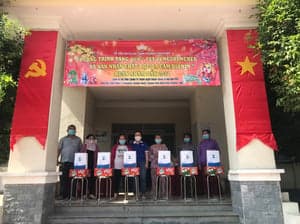 2022 - XUÂN YÊU THƯƠNG 30 PHƯỜNG XÃ CÁC HỘ GIA ĐÌNH NHIỄM CHẤT ĐỘC DA CAM - รูปภาพจาก Vinimex Group