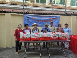 2024 - HỖ TRỢ BÀ CON KHÓ KHĂN TẠI QUẬN 6 (HCM) - รูปภาพจาก Vinimex Group