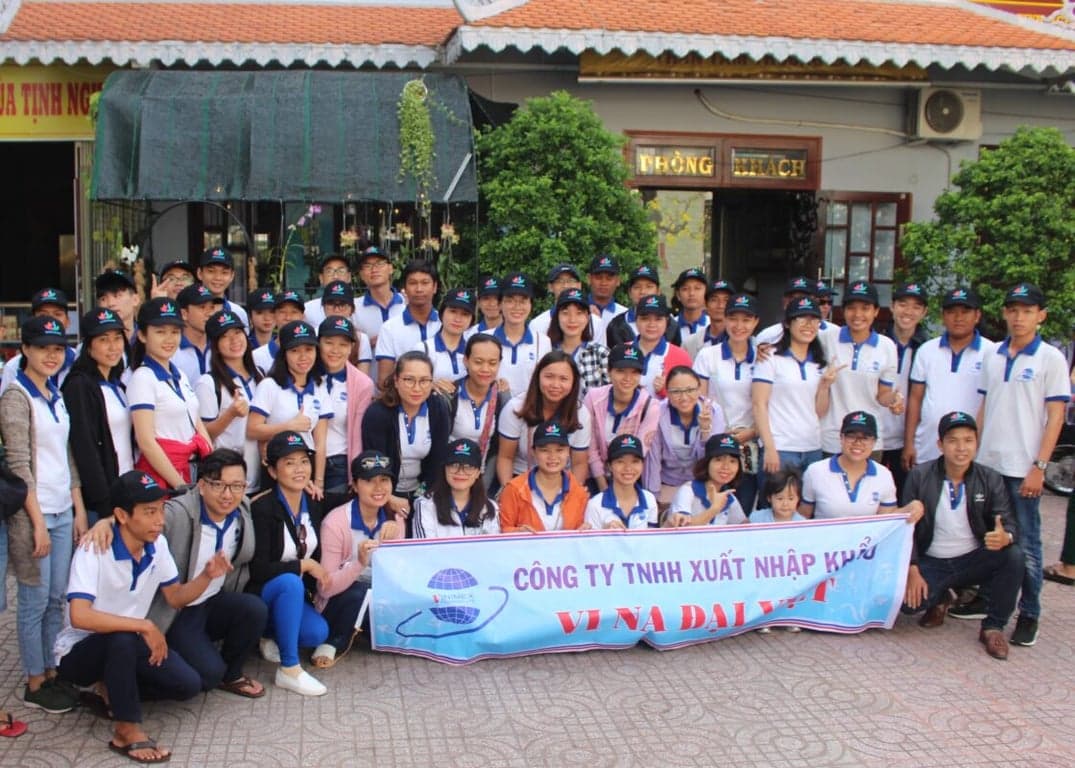 2018 - CHIA SẺ HỘ NGHÈO, KHÓ KHĂN TỊNH XÁ TỊNH NGHIÊM - Tin tức từ Vinimex Group