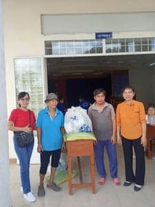 2024 - CHIA SẺ ĐẾN CÁC GIA ĐÌNH CÓ HOÀN CẢNH KHÓ KHĂN BẾN TRE - รูปภาพจาก Vinimex Group