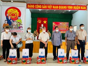 2022 - XUÂN YÊU THƯƠNG 30 PHƯỜNG XÃ CÁC HỘ GIA ĐÌNH NHIỄM CHẤT ĐỘC DA CAM - รูปภาพจาก Vinimex Group