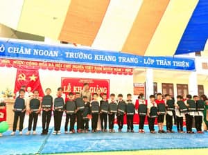 2022 - CHIA SẺ NĂM HỌC MỚI, PHÁT BALO - รูปภาพจาก Vinimex Group