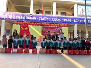 2024 - QUÀ TẾT CHO CÁC EM DÂN TỘC - รูปภาพจาก Vinimex Group