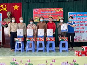 2022 - XUÂN YÊU THƯƠNG 30 PHƯỜNG XÃ CÁC HỘ GIA ĐÌNH NHIỄM CHẤT ĐỘC DA CAM - รูปภาพจาก Vinimex Group