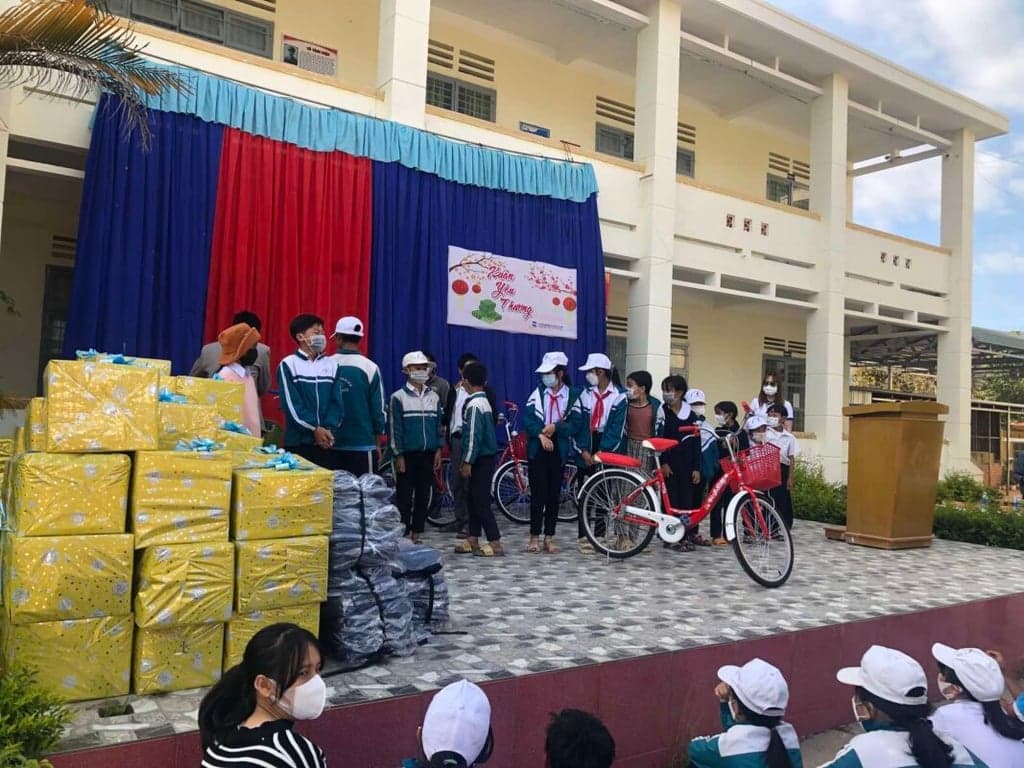 2022 - CHIA SẺ NĂM HỌC MỚI, PHÁT BALO - Tin tức từ Vinimex Group