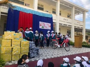 2022 - CHIA SẺ NĂM HỌC MỚI, PHÁT BALO - รูปภาพจาก Vinimex Group