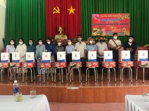 2022 - XUÂN YÊU THƯƠNG 30 PHƯỜNG XÃ CÁC HỘ GIA ĐÌNH NHIỄM CHẤT ĐỘC DA CAM - รูปภาพจาก Vinimex Group