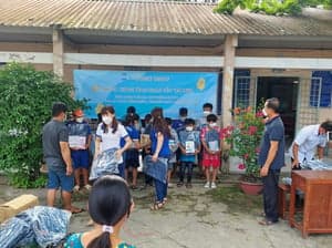 2022 - CHIA SẺ NĂM HỌC MỚI, PHÁT BALO - รูปภาพจาก Vinimex Group