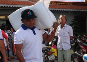 2018 - CHIA SẺ HỘ NGHÈO, KHÓ KHĂN TỊNH XÁ TỊNH NGHIÊM - รูปภาพจาก Vinimex Group