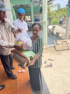 2024 - HỖ TRỢ BÀ CON GIÁO XỨ TRINH VƯƠNG BỜ BAO - รูปภาพจาก Vinimex Group