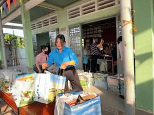 VINIMEX tiếp nối hành trình chia sẻ yêu thương Tháng 12 - 2024 - รูปภาพจาก Vinimex Group