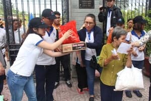 2018 - CHIA SẺ HỘ NGHÈO, KHÓ KHĂN TỊNH XÁ TỊNH NGHIÊM - รูปภาพจาก Vinimex Group